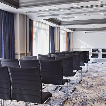 万豪利兹度假酒店